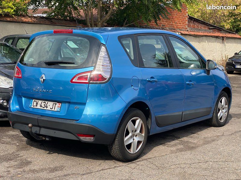 Renault Scenic III PH2 1.5DCi 110CH Automatique EDC Energy Business Eco2 (image 8)