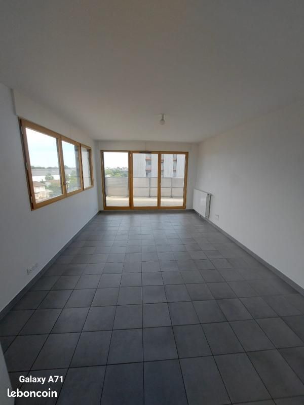Appartement 3 pièces 77 m² · à Bègles · 77 m² · 1 160 €