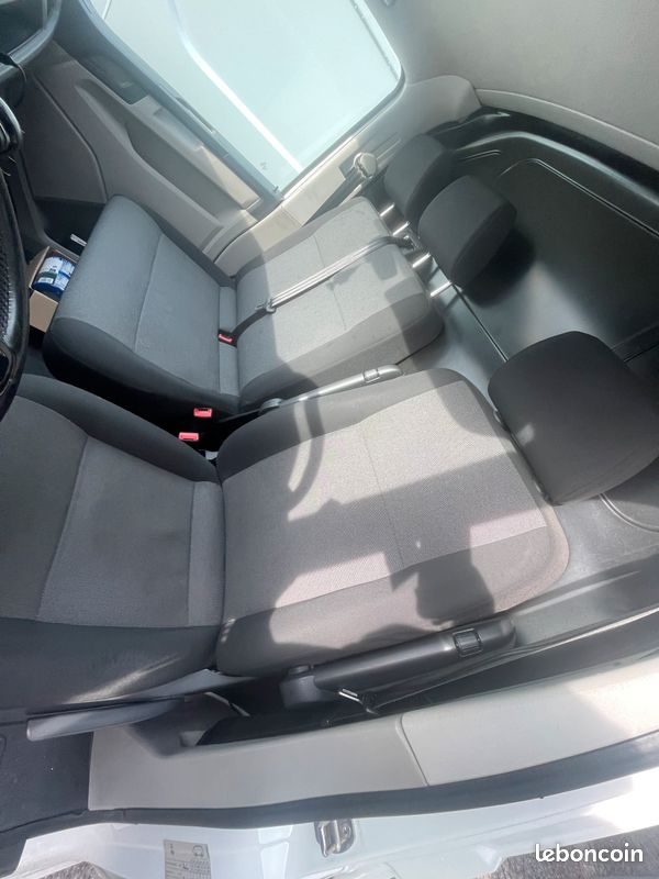 VOLKSWAGEN TRANSPORTEUR T6 - 3 places carte grise - Attelage - Boîte automatique (image 4)