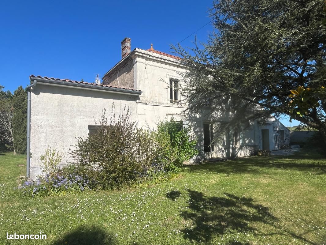 Maison 9 pièces 396 m² · à Arvert · 396 m² · 450 000 €