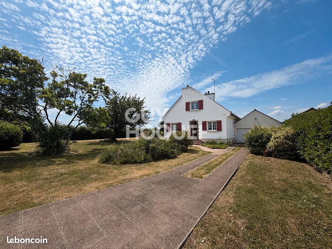 Maison 6 pièces 170 m² · à Favières · 170 m² · 461 000 €
