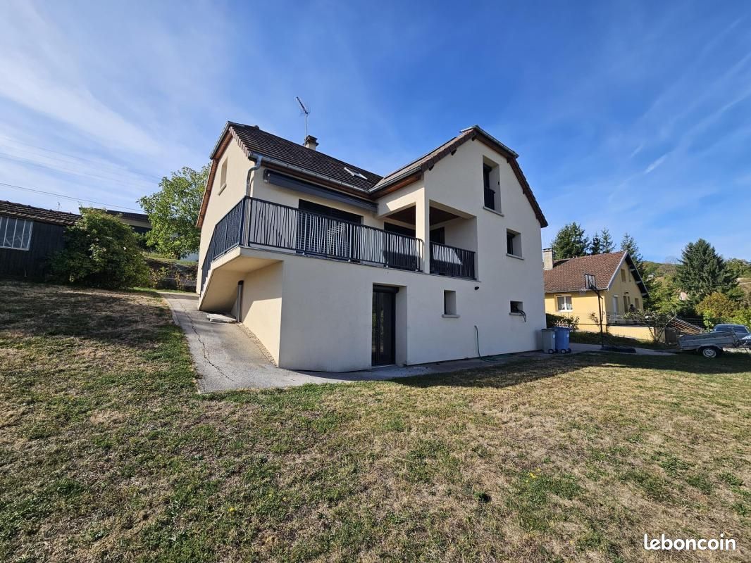 Maison 6 pièces 172 m² · à Lons-le-Saunier · 172 m² · 459 000 €