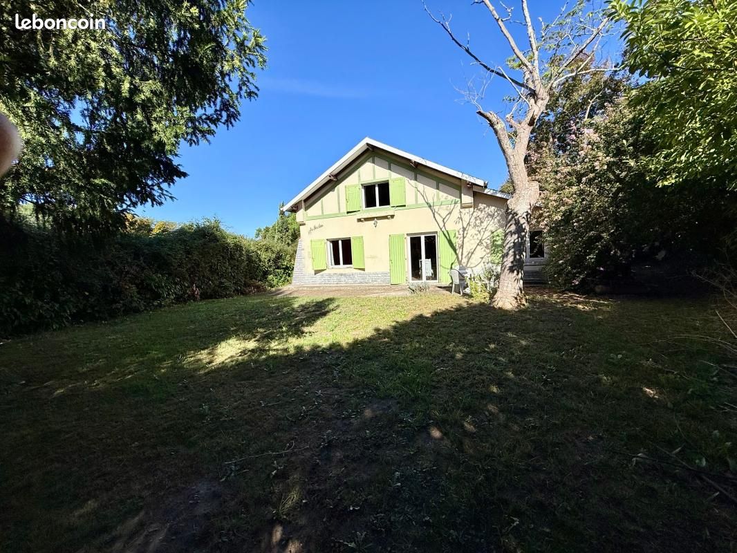 Maison 4 pièces 138 m² · à Louer · 138 m² · 225 000 €