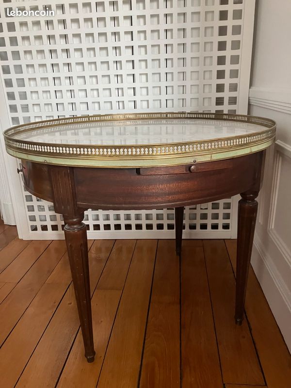 Table bouillotte - Plateau marbre, acajou et galerie en laiton (image 4)