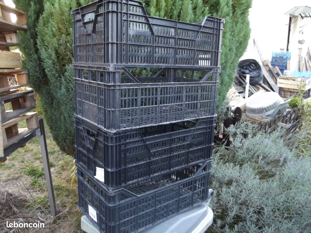 Grande caisse empilable en plastique (image 1)