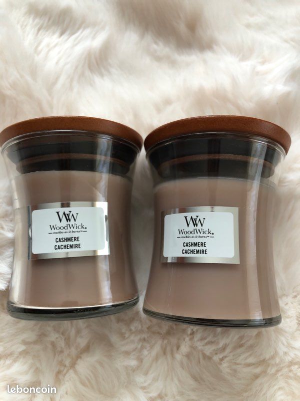 Lot de 2 petites bougies WoodWick, Cachemire (image 1)