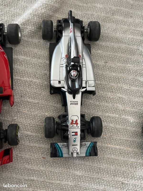 2 voitures F1 Carrera GO circuit (image 3)