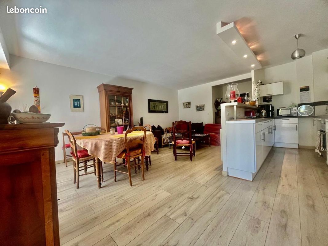 Appartement 3 pièces 67 m² · à Marseille · 67 m² · 372 000 €