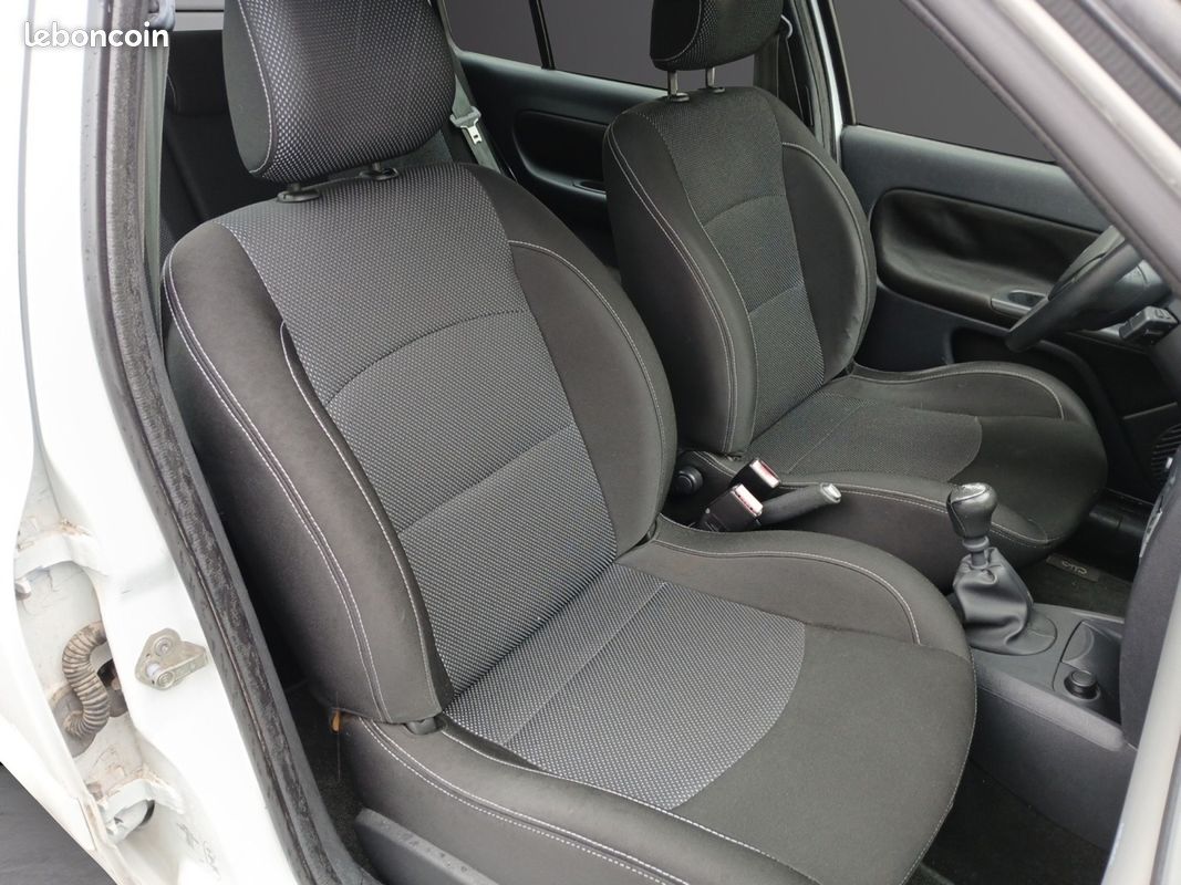 RENAULT CLIO CAMPUS 1.2 16V 75 eco2 GARANTIE 12 MOIS (image 10)