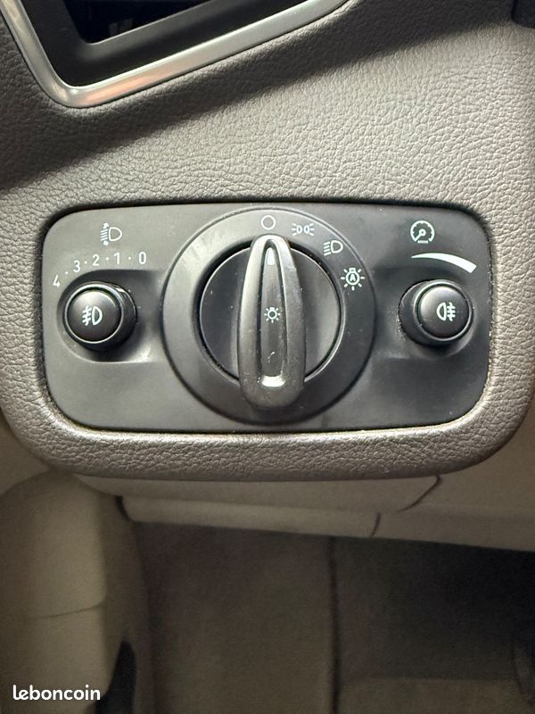 FORD GRAND C-MAX 2.0tdci 136 bva 2eme main excellent etat (image 18)
