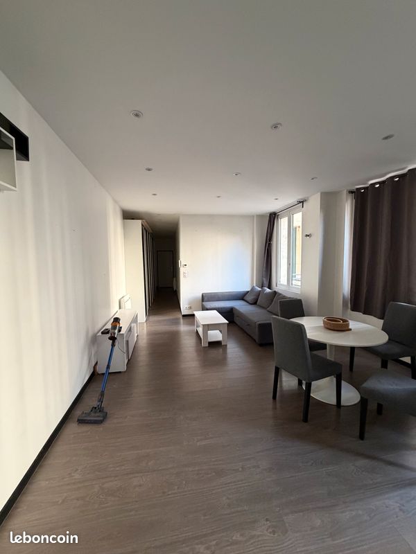 Appartement 3 pièces 74 m² · à Paris · 74 m² · 2 860 €/mois