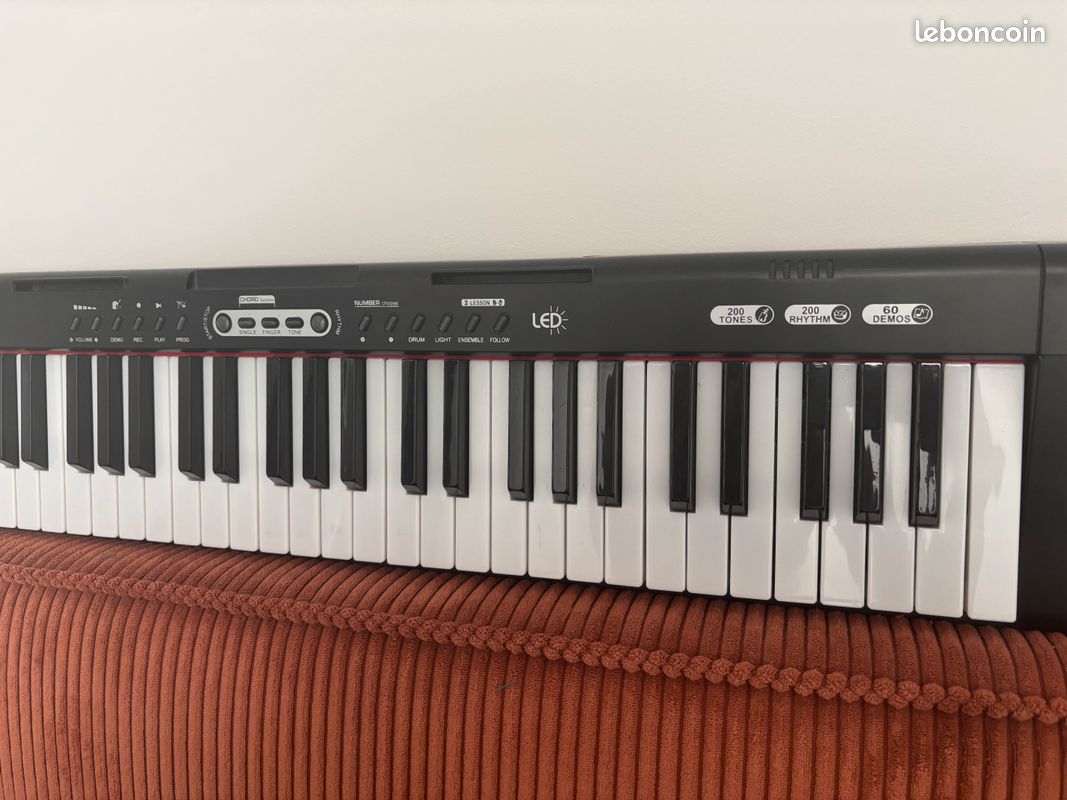 Piano (image 3)
