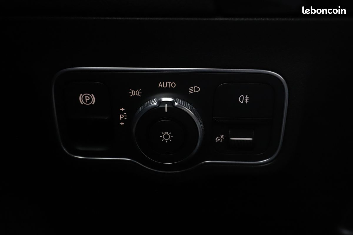 Mercedes-Benz GLA 200 d Progressive Line DCT 150 ch (image 28)