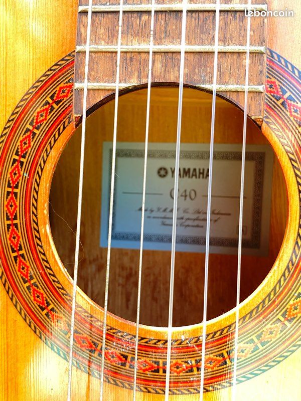 Guitare Yamaha (image 2)