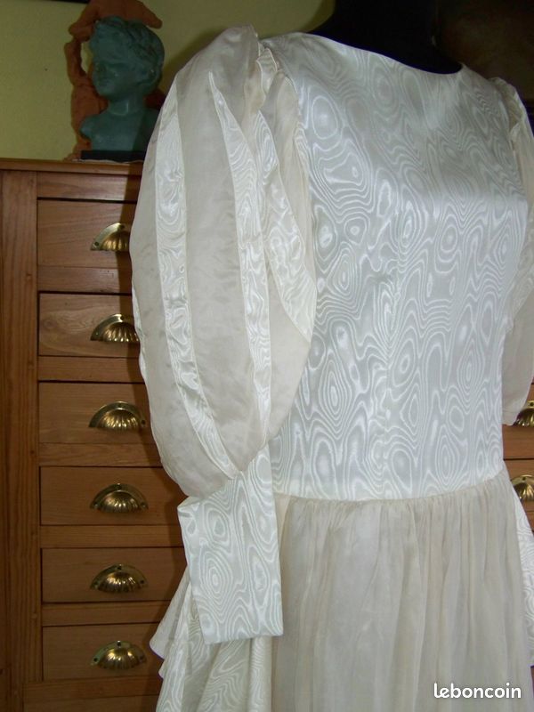 Robe de Mariée Vintage Couture Moire de soie Huis PAULA T 38-40 022 (image 4)