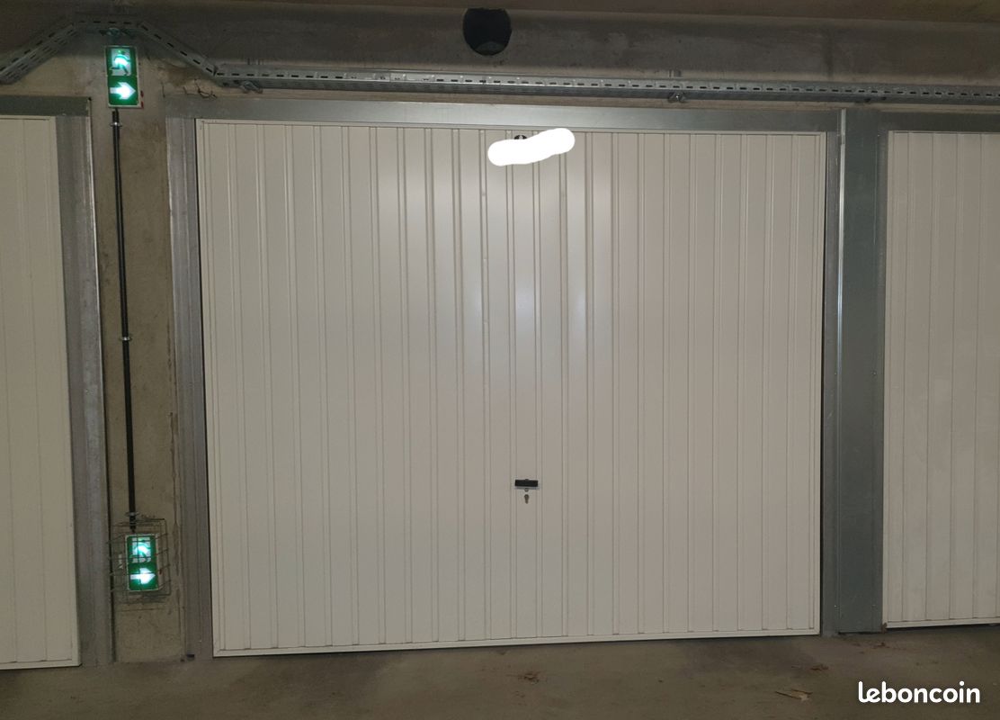 BOX fermé 13 m², 1er sous-sol, part-Dieu-gare · à Lyon · 37 000 €