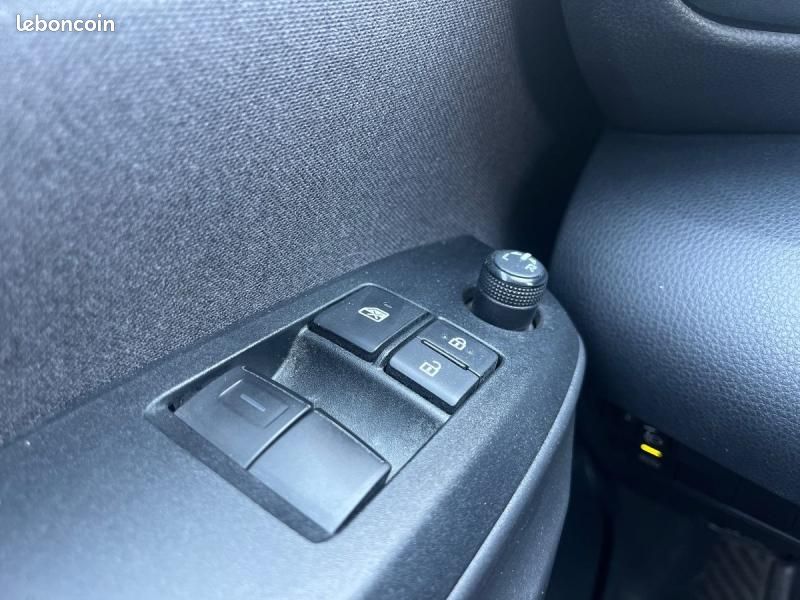 Toyota Yaris 116h Dynamic 5p MY22 (image 30)