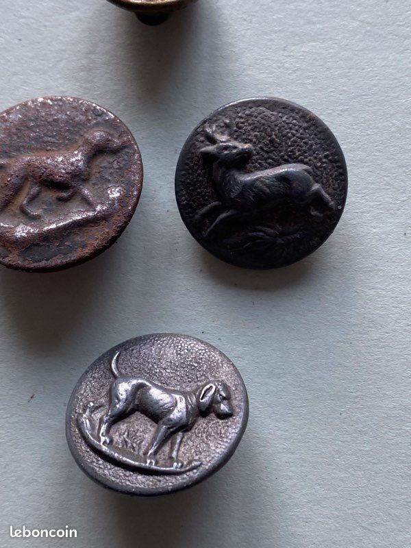 LOT DE 6 Gros Boutons Anciens/Chasse/Venerie?? Xixeme Chevaliers EUR 14