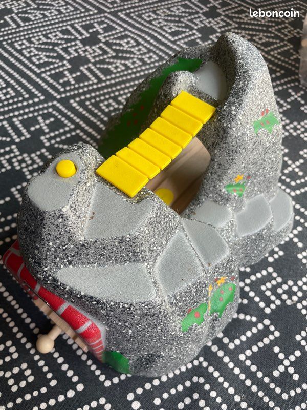 Brio World - 33574 - Tunnel Garage - Accessoire pour circuit de train en bois - Action de jeu sans pile - Jouet pour garçons et filles à partir de 3 ans : BRIO