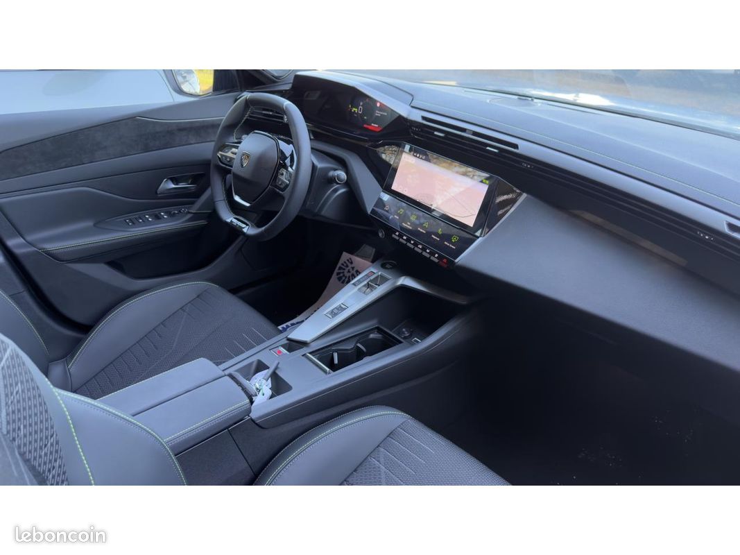 PEUGEOT 308 NOUVELLE Hybrid 145 DCS6 GT +TOIT OUVR+FOCAL+PK VISION 360 DRIVE ASSIST PLUS (image 19)