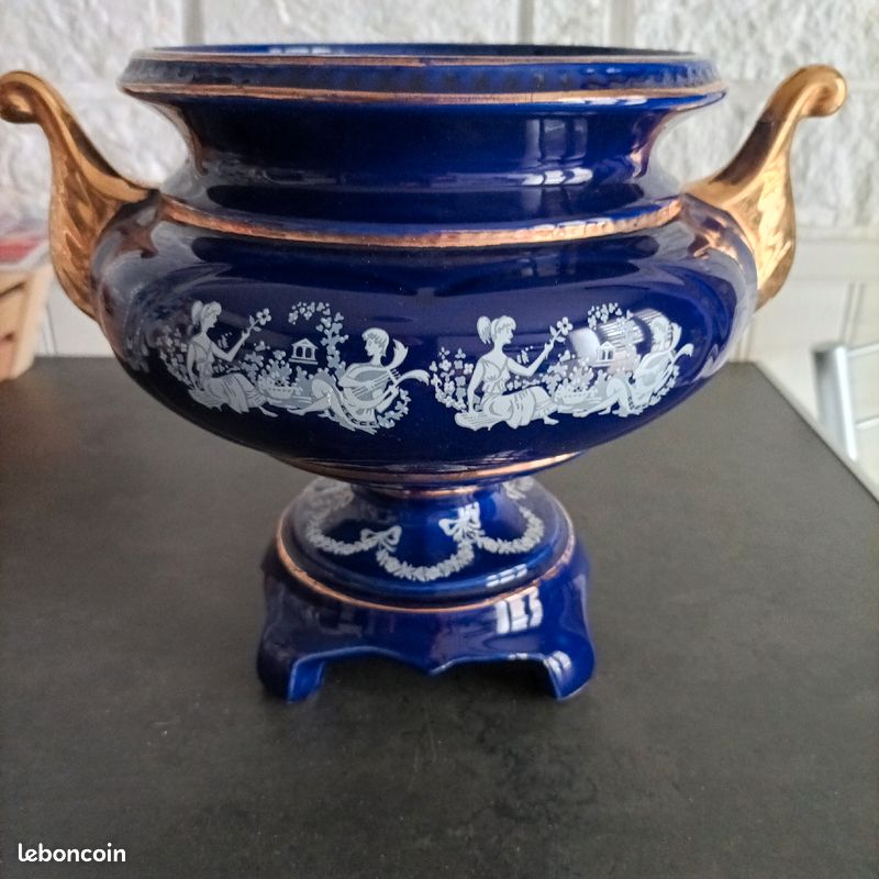 Vase (image 1)