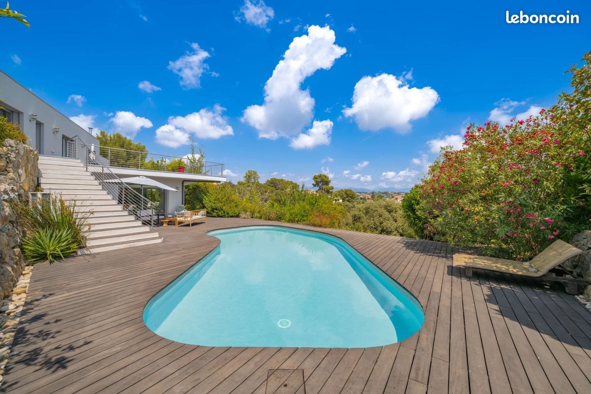 Maison 7 pièces 327 m² · à Cagnes-sur-Mer · 327 m² · 2 650 000 €