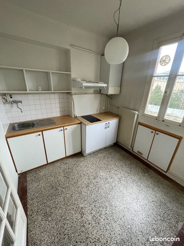Appartement 1 pièce 28 m² · à Saint-Germain-en-Laye · 28 m² · 728 €/mois