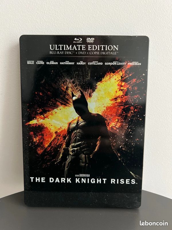Batman The Dark Knight Rises - Ultimate Edition Combo Blu-Ray + DVD + Copie Digitale (image 1)