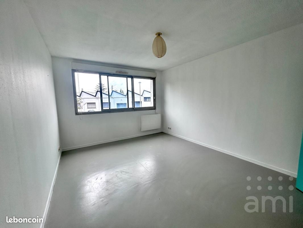 Appartement 1 pièce 22 m² · à Niort · 22 m² · 400 €