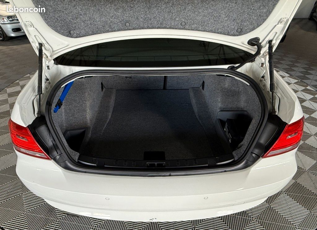 BMW Série 3 Coupé 320d 177ch Luxe BVM6 (E92) (image 18)