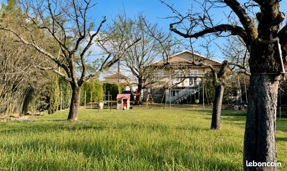 Terrain 812 m² · à Belleville-en-Beaujolais · 130 000 €