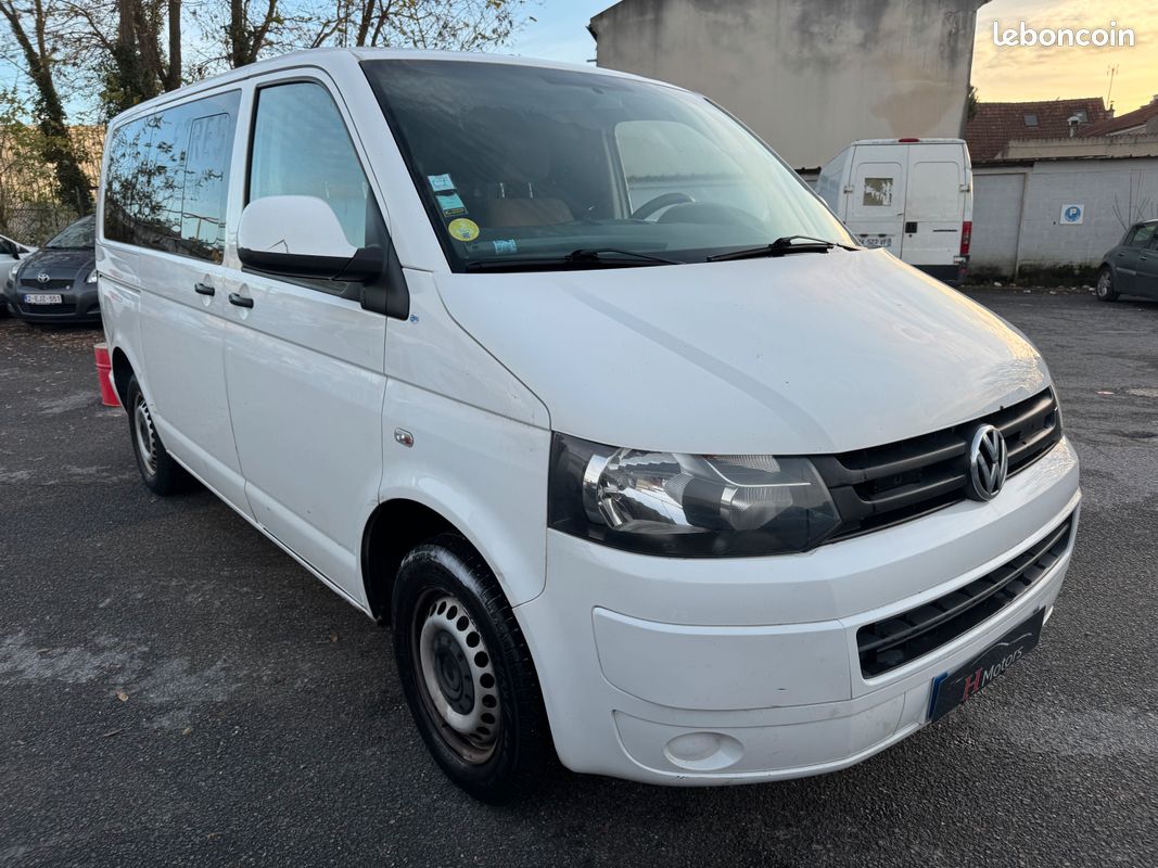 VOLKSWAGEN Transporter T5 Phase 2 2.0 TDI 16V DSG7 140 cv Boîte auto / DIESEL / EX AMBULANCE / MOTEUR 140 000 KMS FACTURE (image 2)
