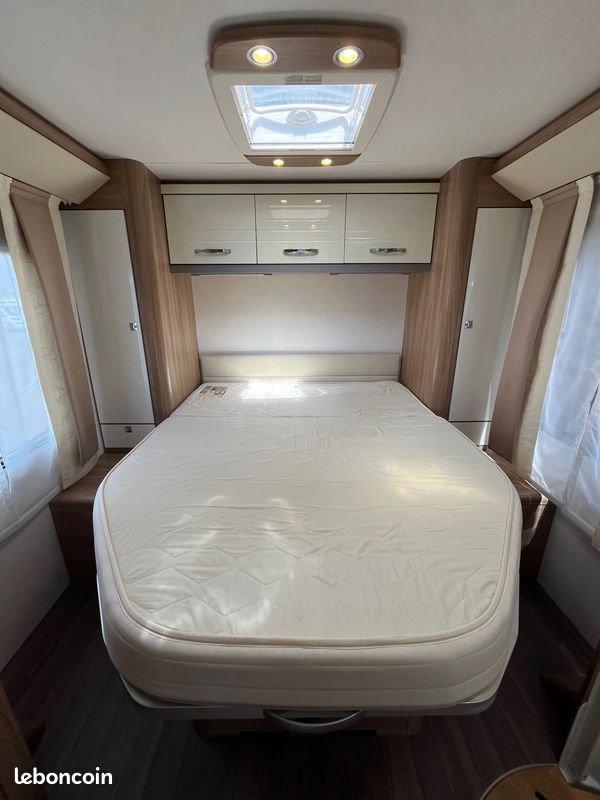 Camping car Intégral Bürstner Aviano I 700 I700 / lit central / lithium 150 (image 12)