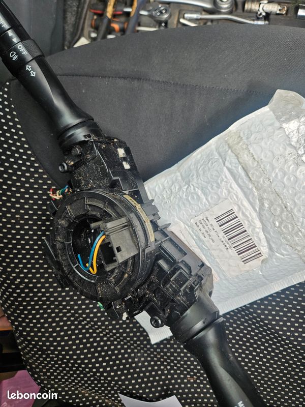 Comodo (clignotant essuie glace )citroen C1 (image 2)