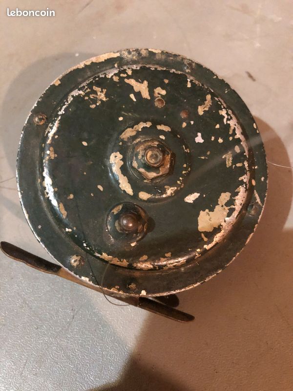 Pêche - ANCIEN GROS MOULINET DE PECHE POUR COLLECTIONNEUR SANS MARQUE POUR CARPE CARNASSIER OU MER MADE IN FRANCE