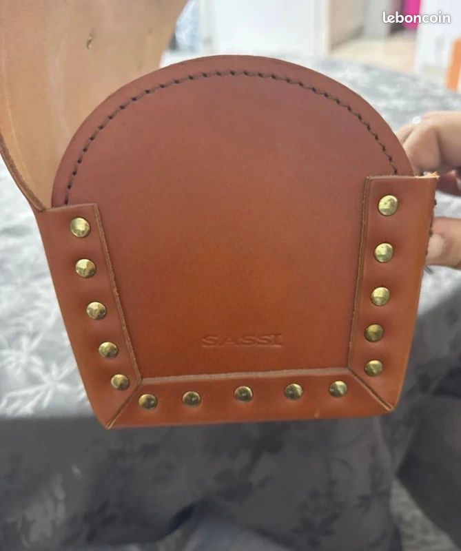Sacoche a outils cuir (image 2)