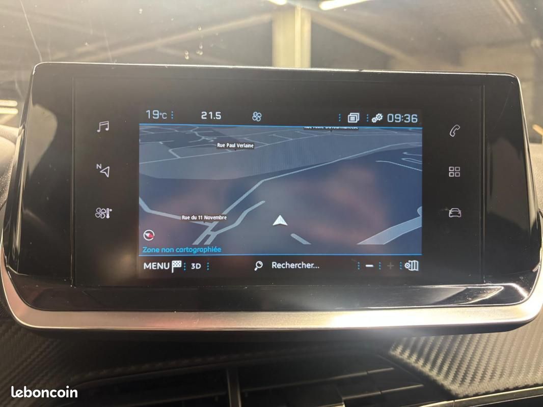 Peugeot 2008 BlueHDi 130 S&S EAT8 Allure (image 15)