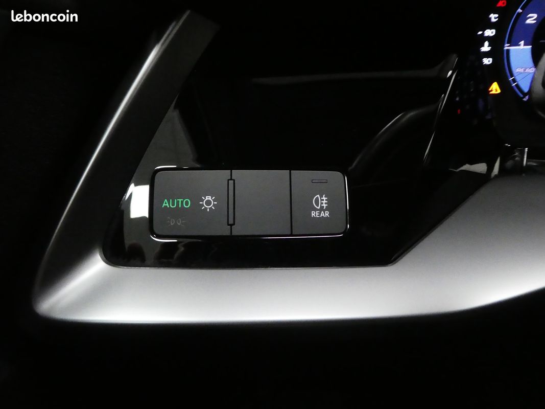 Audi A3 BERLINE 30 TFSI 110CH MILD HYBRID S TRONIC 7 (image 16)