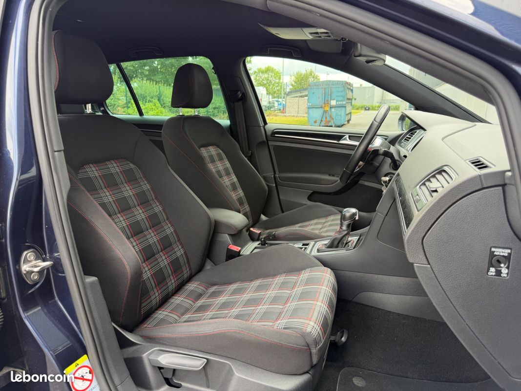 VOLKSWAGEN GOLF 7 GTI 2.0 TSI 220ch DSG6 - Sièges Chauffants / Carnet d'entretien - (image 15)