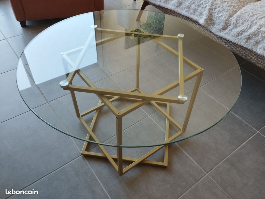Table basse en verre, piètement doré (image 2)
