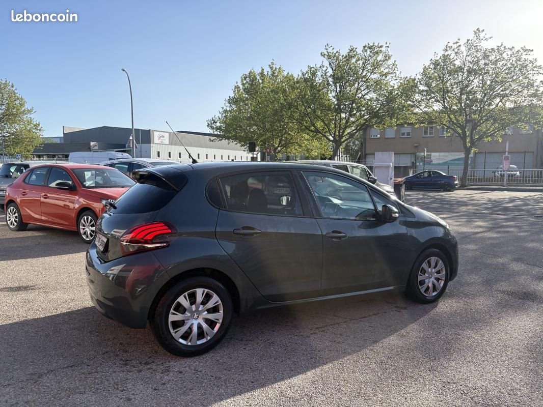 Peugeot 208 1.6 BLUEHDI 100CV ACTIVE (image 5)