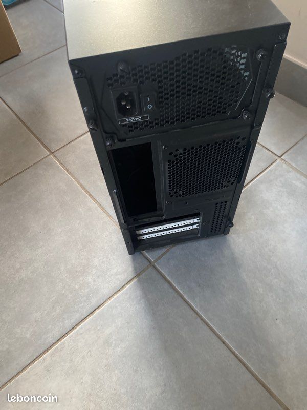 Cage ordinateur (image 2)