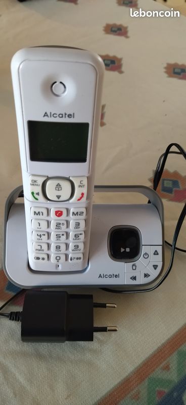 Base et téléphone Alcatel (image 1)