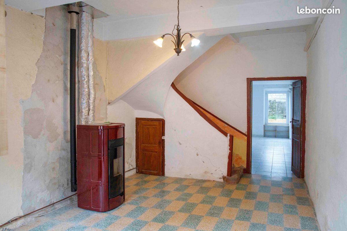 Maison 6 pièces 99 m² · à Saint-Chinian · 99 m² · 100 000 €