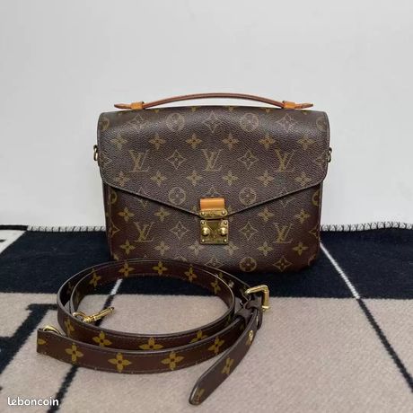 Bonnet, bob, béret Louis Vuitton d'occasion - Annonces accessoires et  bagagerie leboncoin