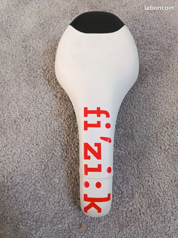 Selle fizik toundra 2 manganèse hallow - Équipements vélos Selle fizik toundra 2 manganèse hallow - Équipements vélos