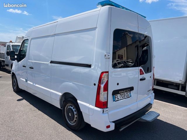 RENAULT Master Ambulance L2H2 DCI 145 Grand Confort GPS 2,3 L - 10/2019 - 256000 kms (image 4)