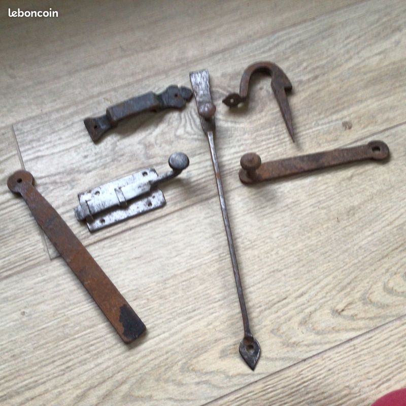 Lot fermetures anciennes (image 1)