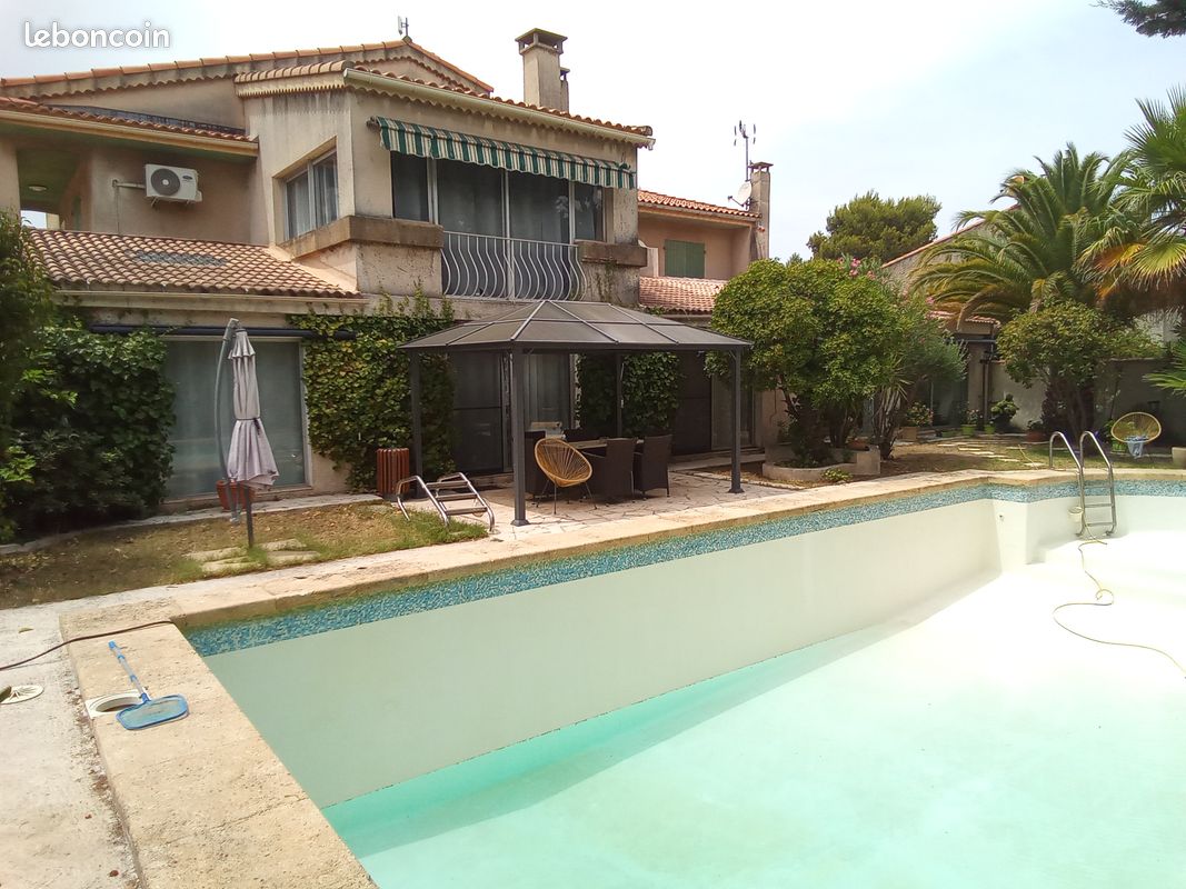 Maison 12 pièces 326 m² · à Marignane · 326 m² · 735 000 €