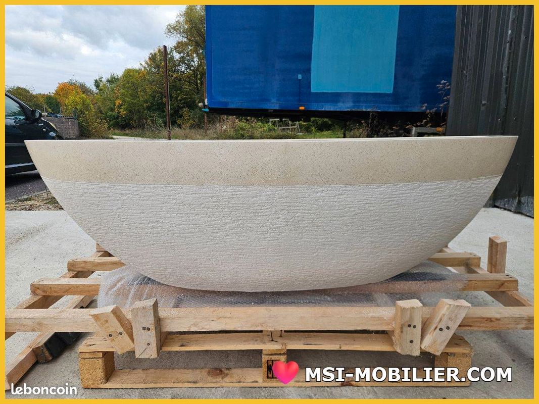 ❤️ Baignoire en pierre design martelé, parfaite pour une salle de bain agréable au quotidien (image 1)